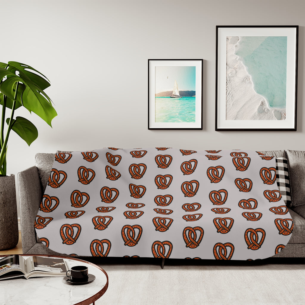Hand-Drawn Brown Salted Pretzel Pattern Sherpa Blanket | Cozy Snack Print, Neutral Kitchen Throw