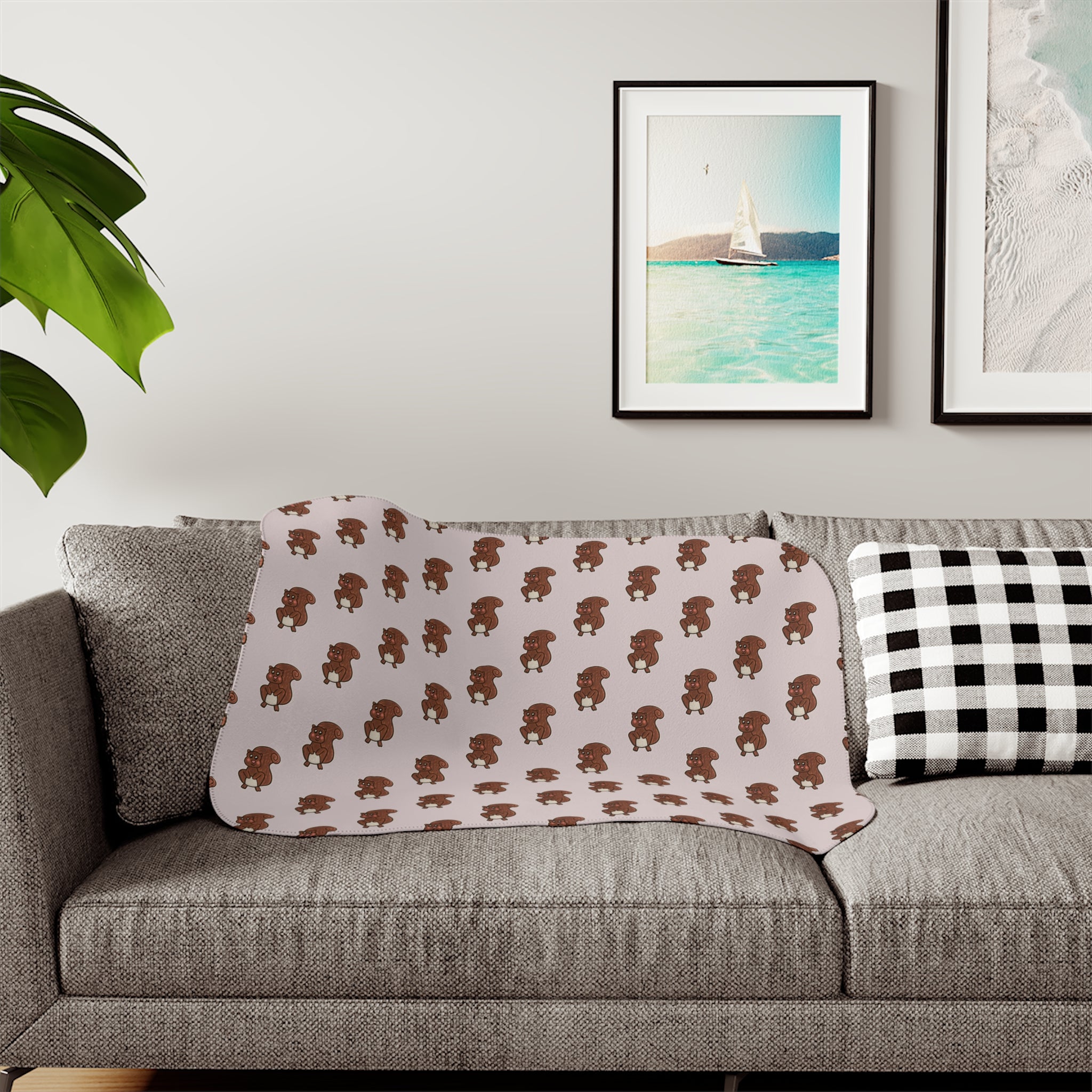 Hand-Drawn Brown Squirrel with Rosey Cheeks Pattern Sherpa Blanket | Cozy Woodland Animal Print Throw