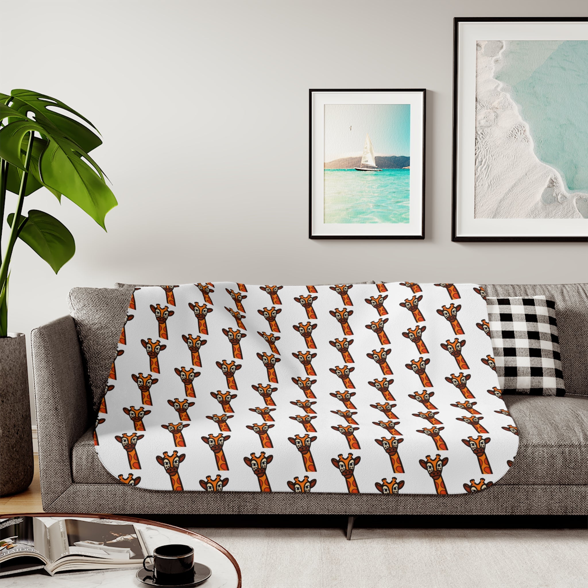 Hand-Drawn Cute Giraffe Pattern Sherpa Blanket | Repeating Animal Print Cozy Throw