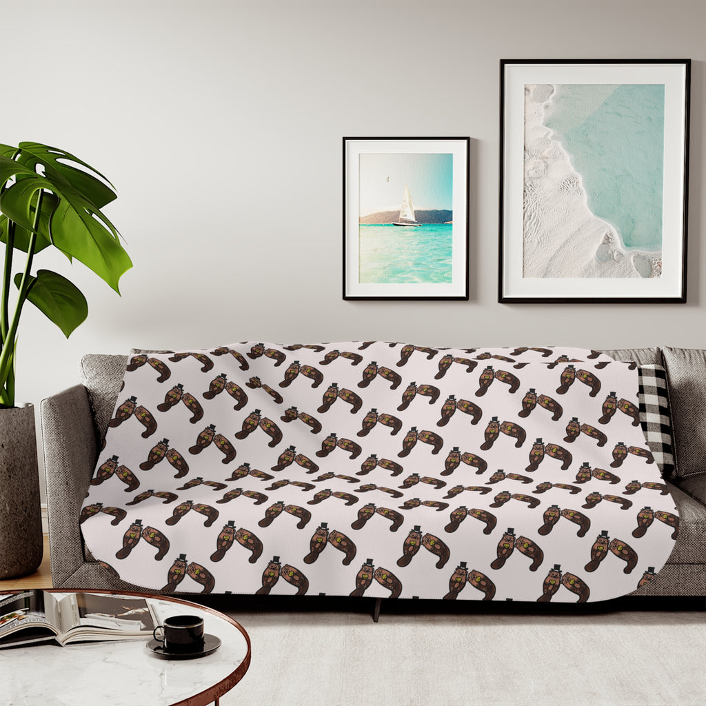 Hand-Drawn Otter Duo Pattern Sherpa Blanket | Repeating Animal Print