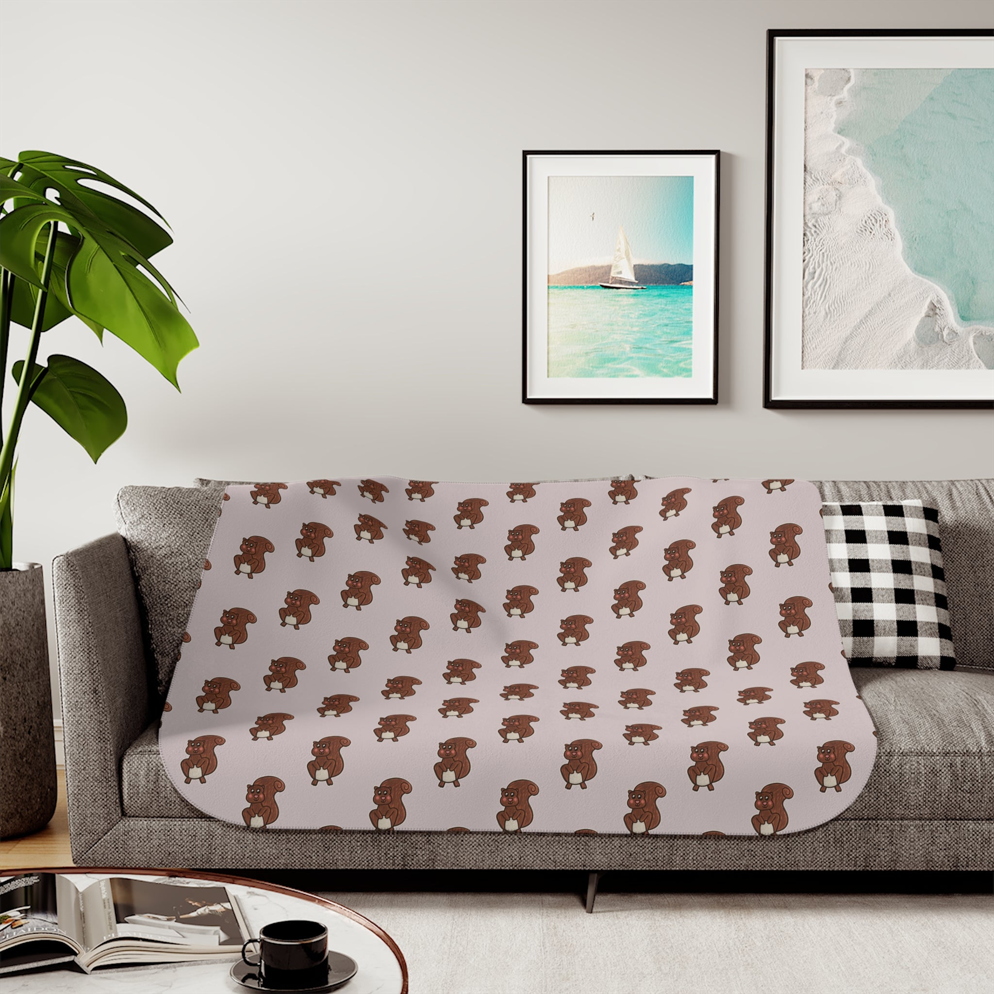 Hand-Drawn Brown Squirrel with Rosey Cheeks Pattern Sherpa Blanket | Cozy Woodland Animal Print Throw